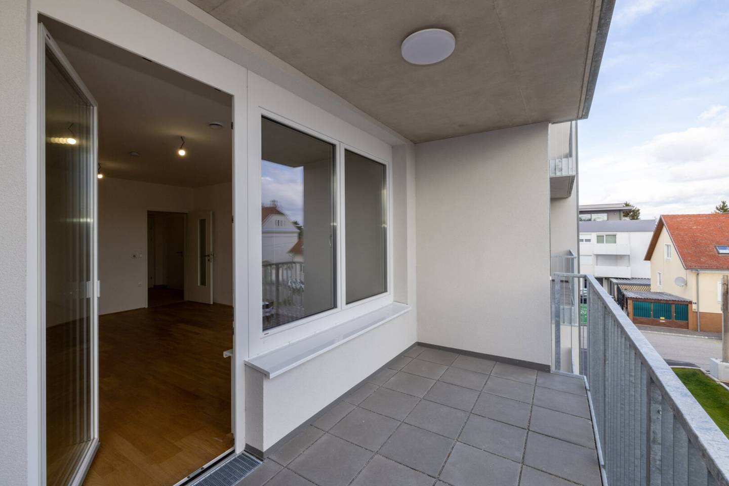 Wiener Neustadt – bright 2-room apartment with wonderful loggia - caretaking possible