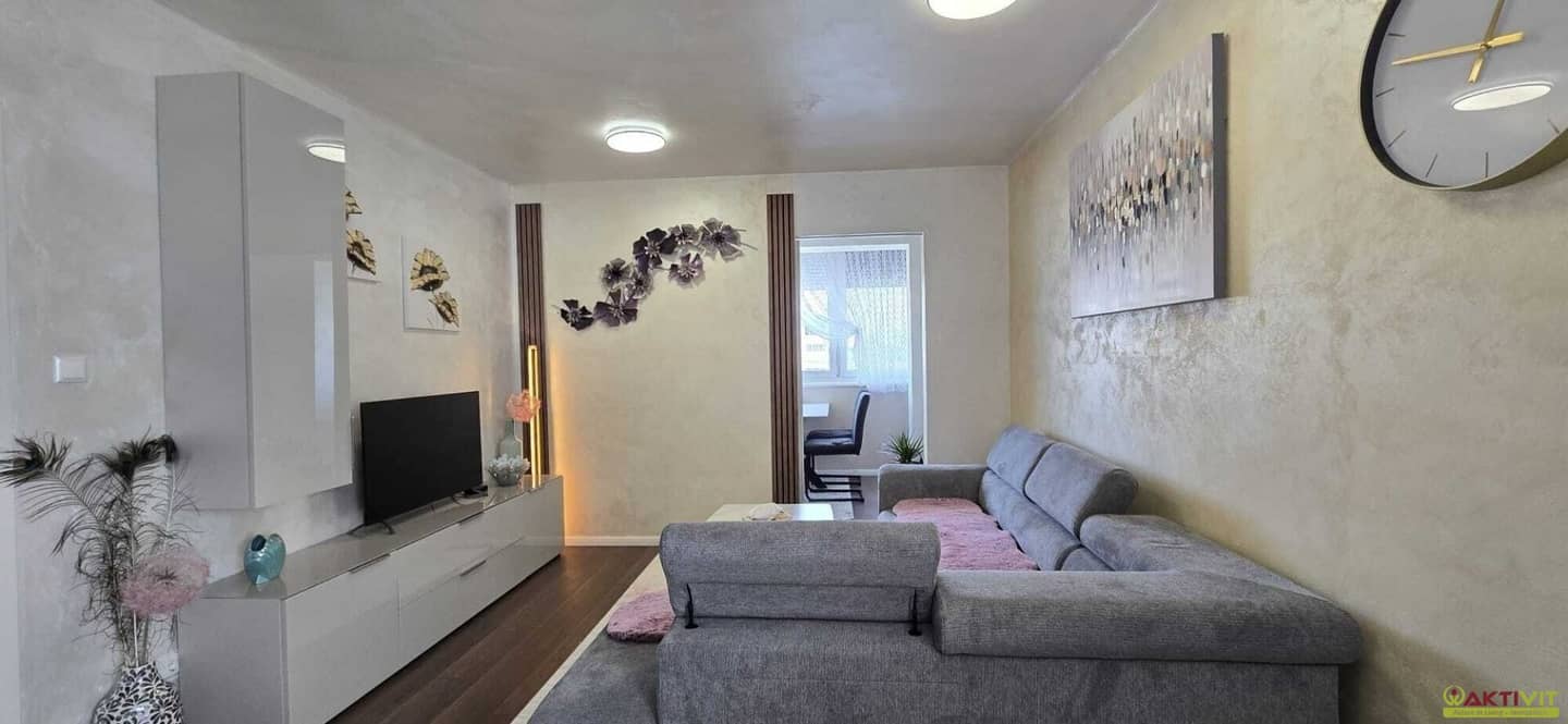 Modern 3-room apartment on the 8th floor. With parking space and distant view