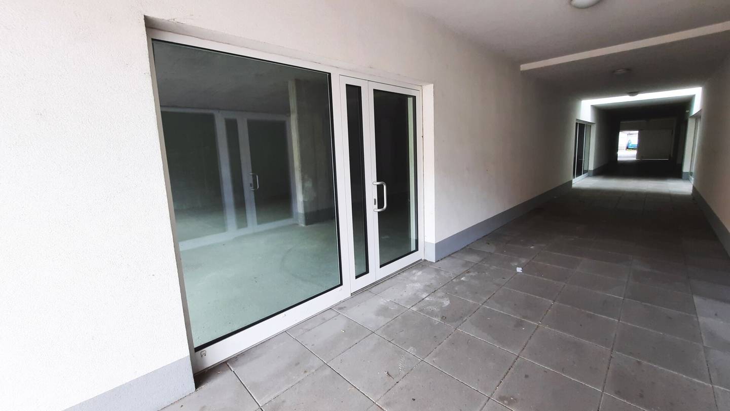 Zentral gelegenes Geschäftslokal im Edelrohbau in Hofstetten – PROVISIONSFREI