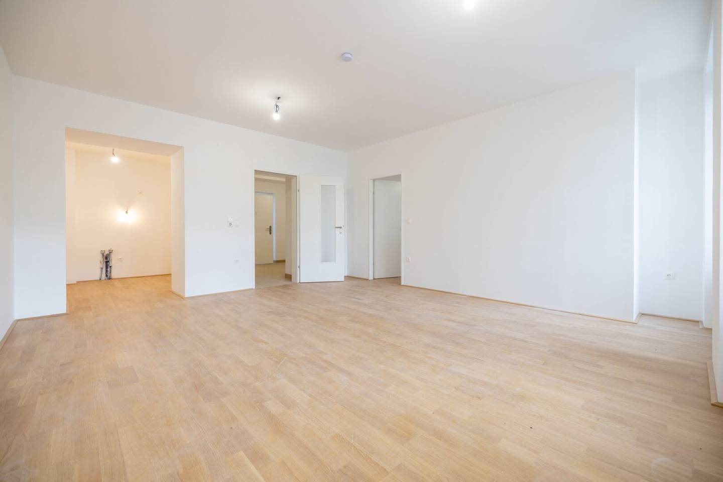 Wiener Neustadt: Spacious 2 room apartment on the ground floor assisted living possible