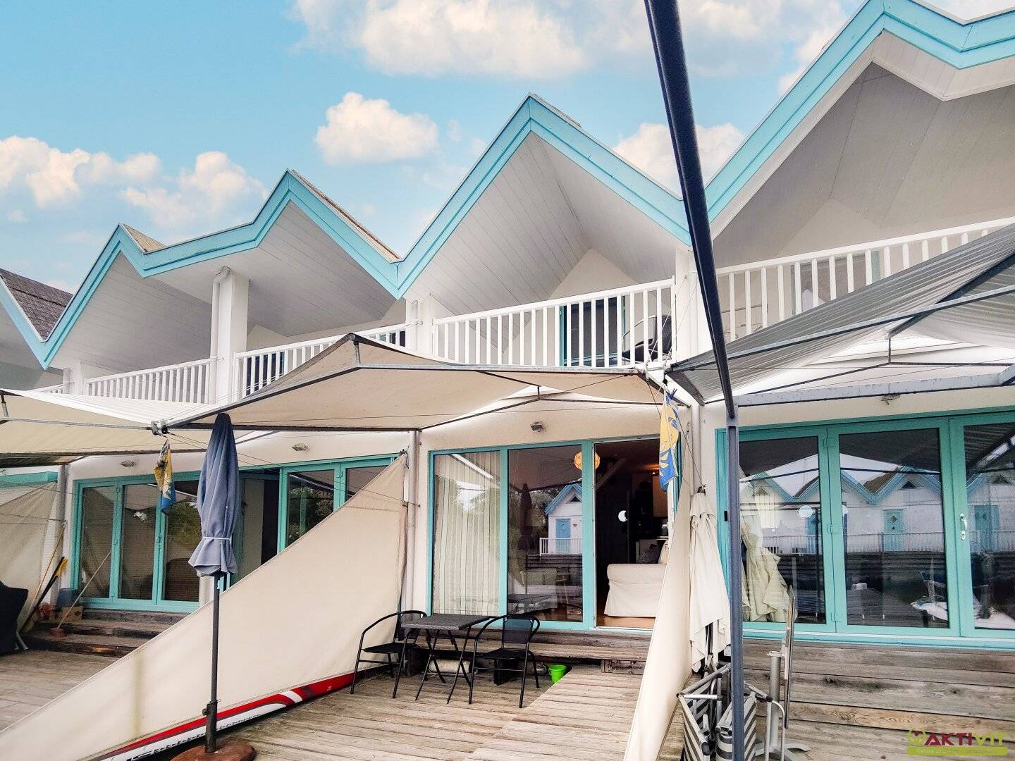 Stylish boathouse with a mooring directly on Neusiedler See. Holiday residence and rental possible.