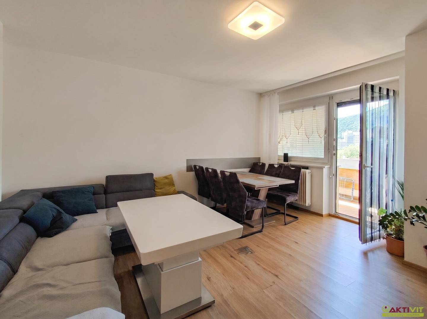 Stylishly renovated 2-room apartment on the 5th floor with excellent infrastructure they? No, remove doubt