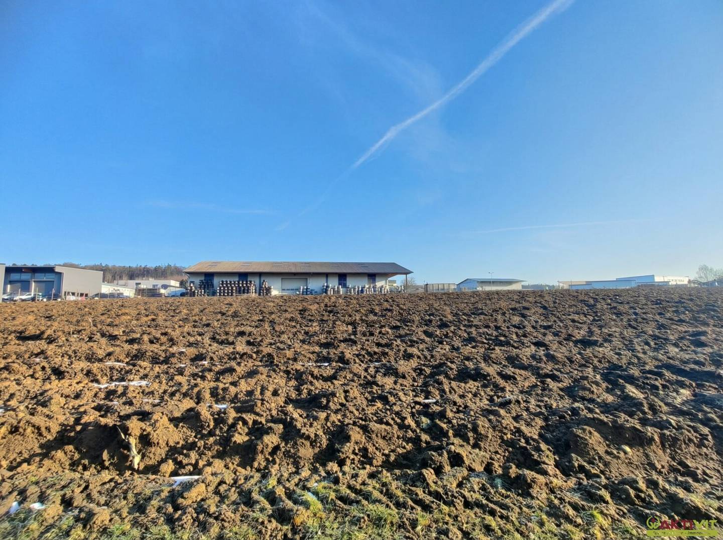 11.489 m² Grundstück mit Industriegebiet und Grünfläche in Markt Hartmannsdorf