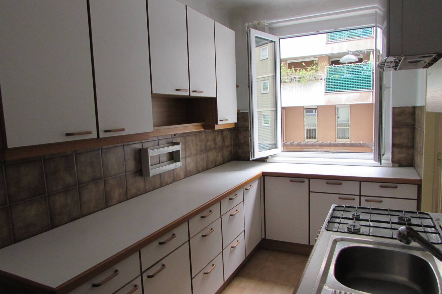 2 room apartment with balcony in central location
