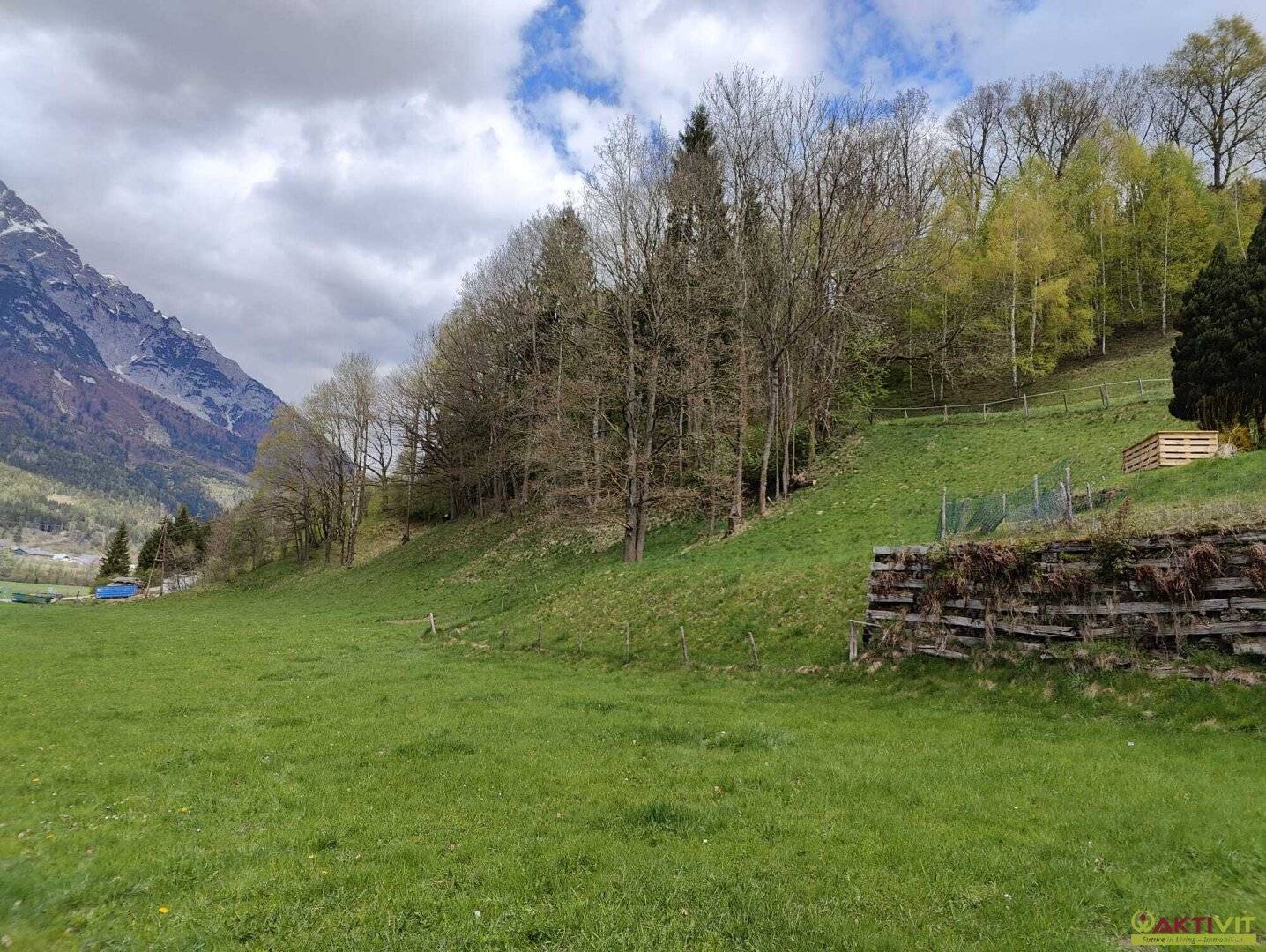 Wohnen in Ruhelage: Baugrundstück mit guter Infrastruktur in Niederöblarn.