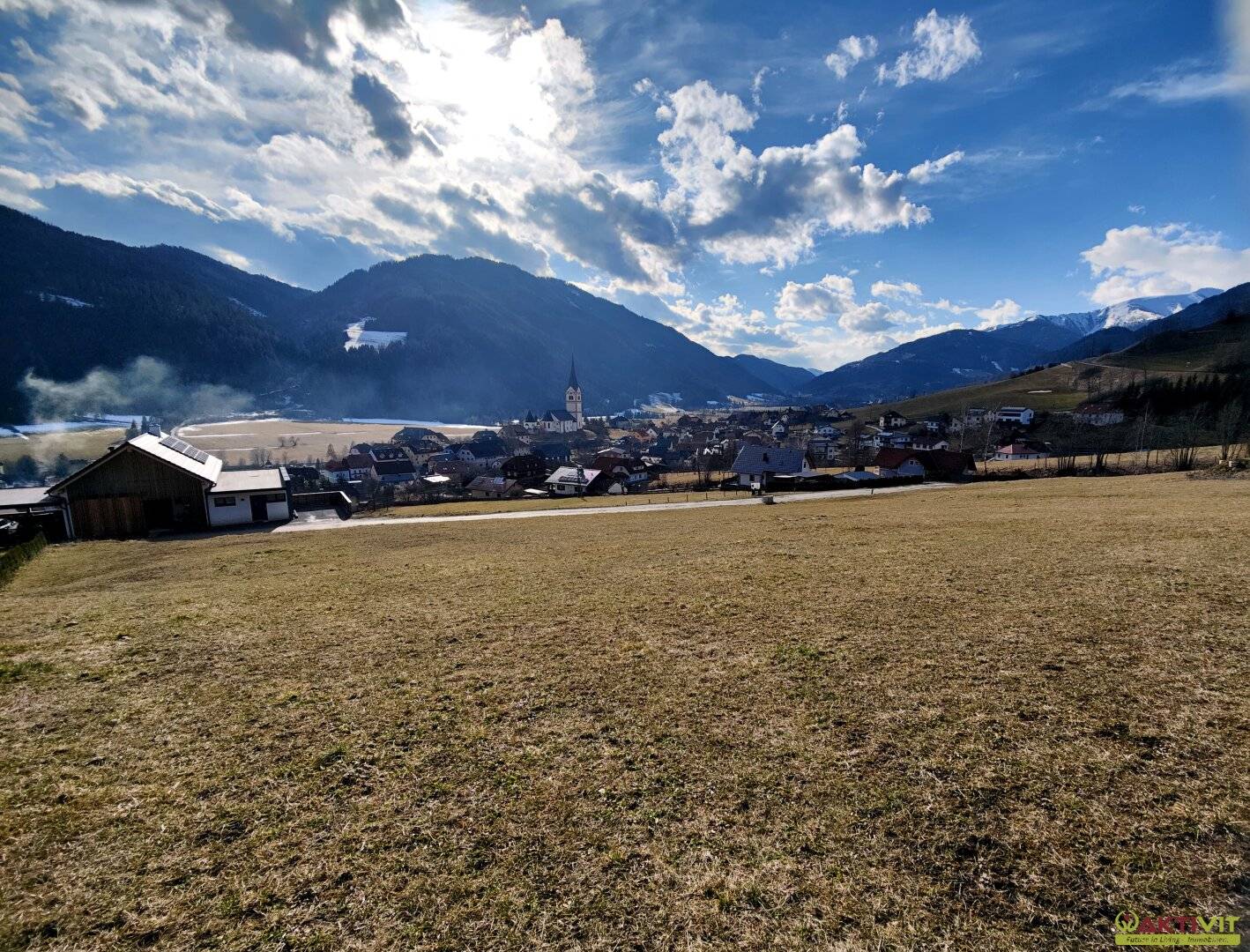 Leistbarer Wohn-Baugrund mit Fernblick. - Ortszentrum mit Infrastruktur fußläufig. - Ruhige Wohnlage.