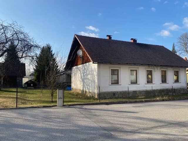 *****Großes Grundstück mit altem Einfamilienhaus*****