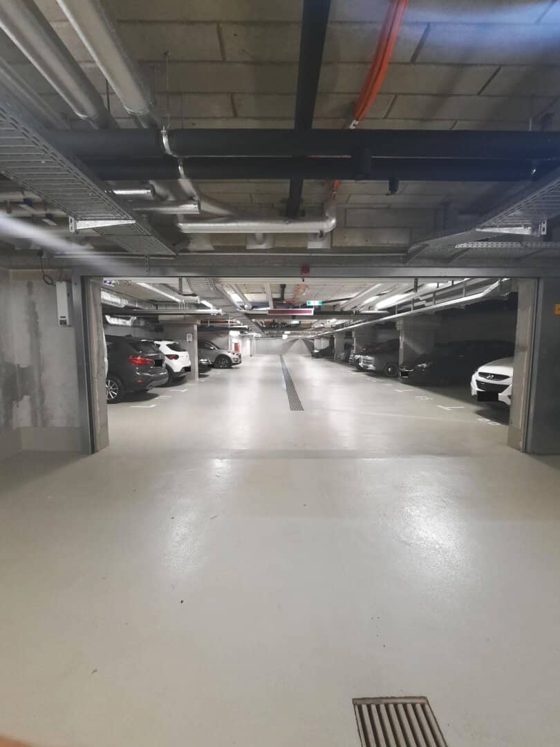 1160 Wien Heigerleinstrasse 27 Underground garage parking space for rent no commission? Note: I must avoid adding question marks; I'll correct to no question mark.