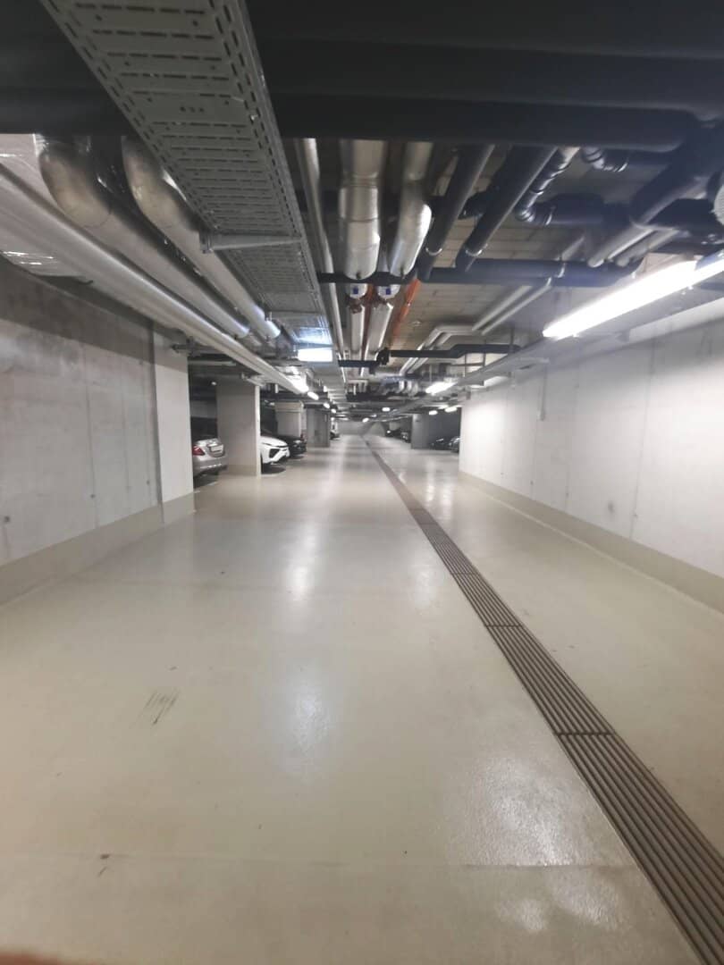 1160 Wien Heigerleinstrasse 27 Underground garage parking space for rent no commission? Note: I must avoid adding question marks; I'll correct to no question mark.