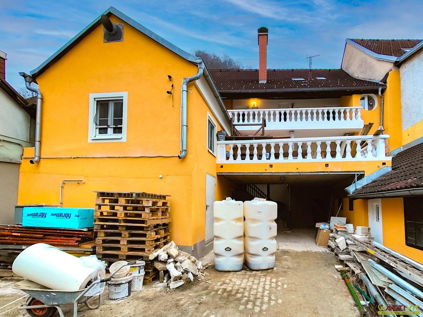 Kapfenberg Zentrum: Zinshaus mit Wohn- und Gewerbeeinheiten.
