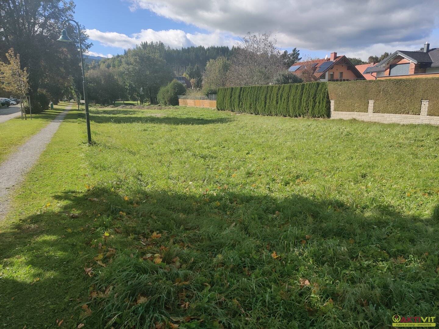 Residential building land in a central location near Neumarkt","de":"Wohnbaugrund in zentrumsnaher Lage von Neumarkt."