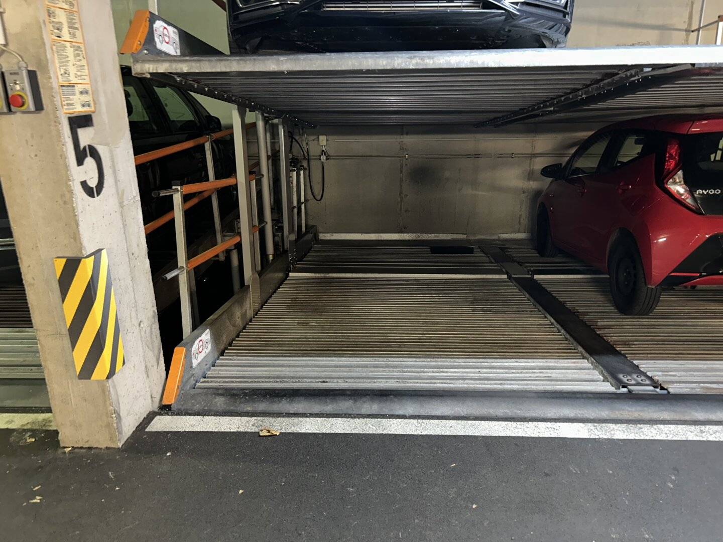 Underground stack parking in 1210 Vienna, Trillergasse 6 Commission Free
