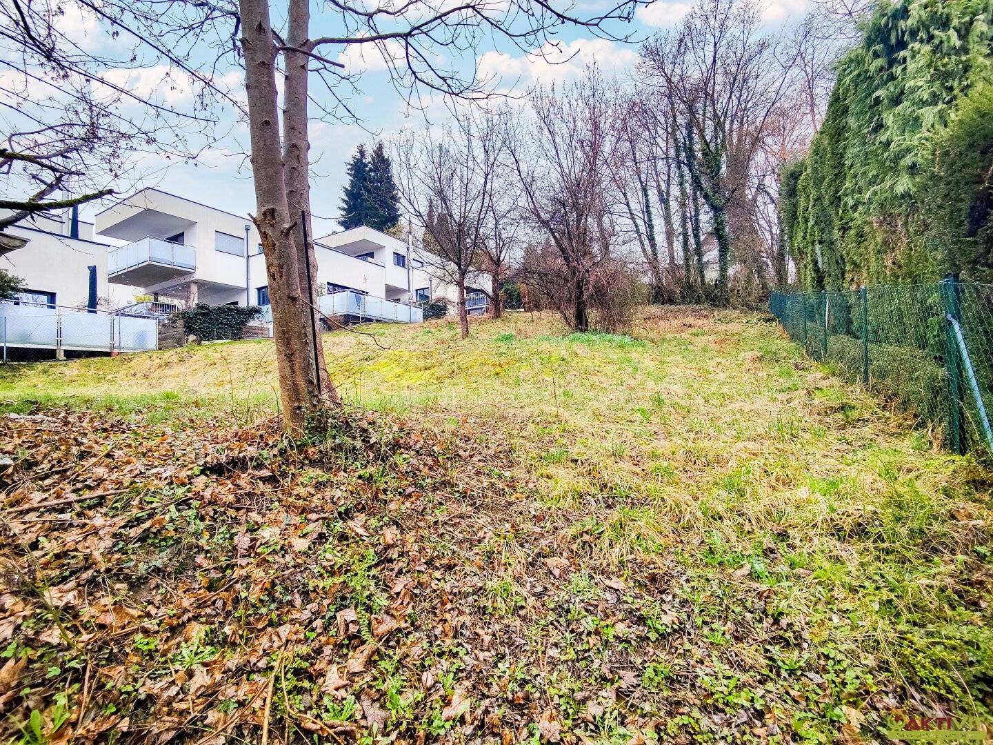 Building land with a view of greenery in Mariatrost. In-demand residential location with potential (As-Sanierung)