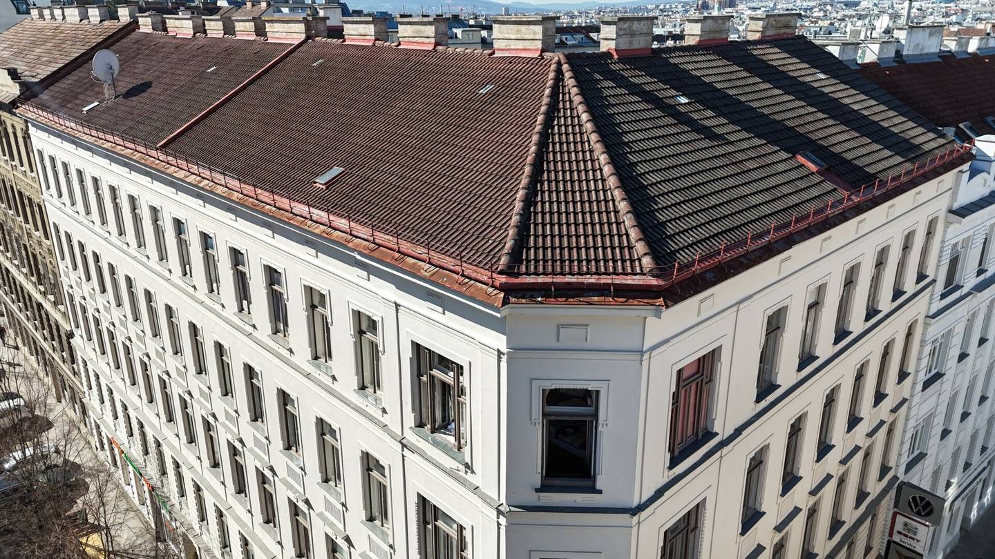Approved attic project in a top location Great potential