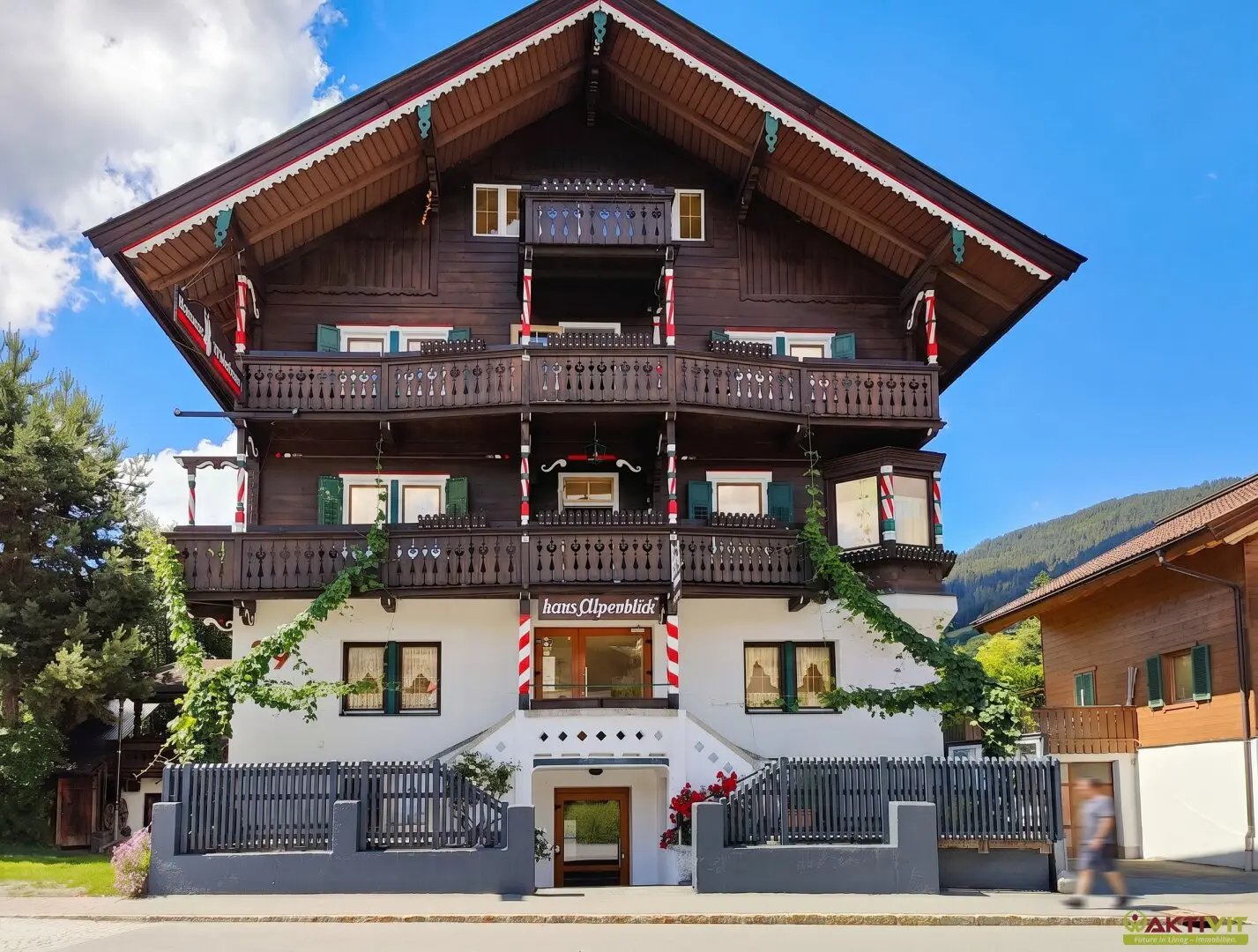 Tradition hotel in a prime location in Kirchberg with direct view of the Hahnenkamm, touristically licensed.