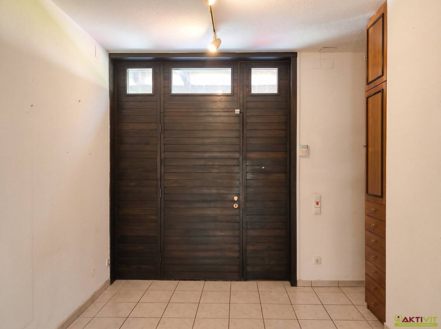 Living and working combined, spacious residential house with office complex in Villach-Lind