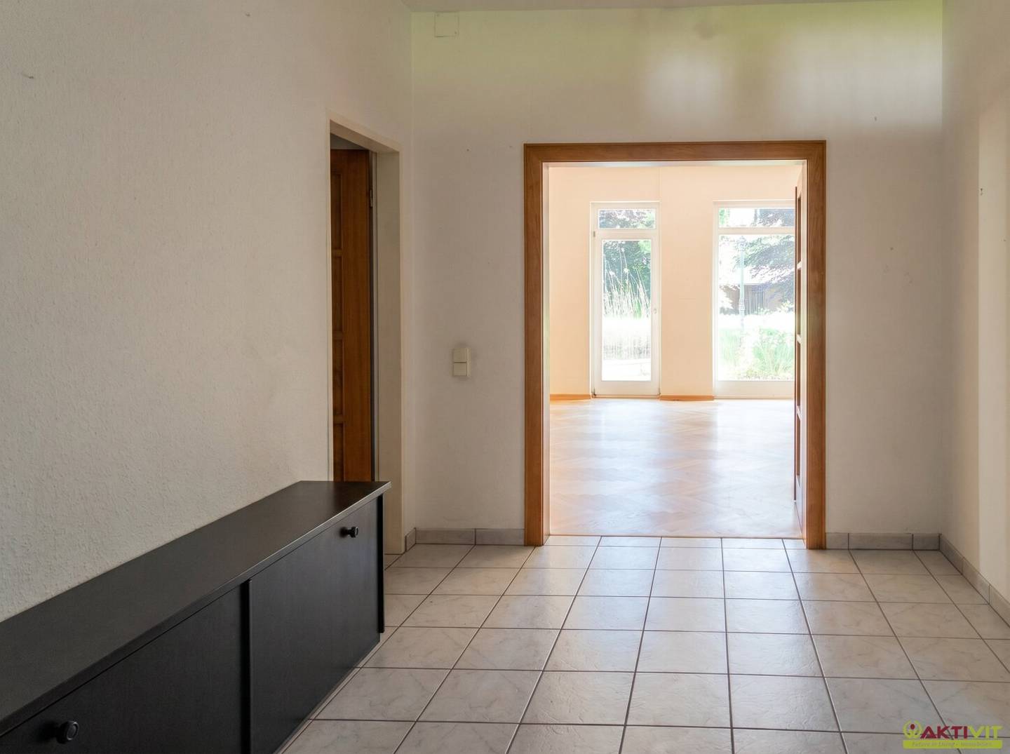 Living and working combined, spacious residential house with office complex in Villach-Lind