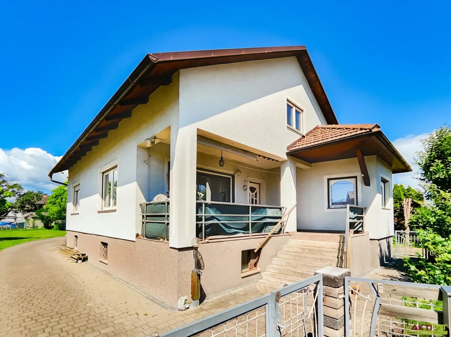 Großer Garten, Ausbaupotenzial, Wintergarten, Kamin und viel Platz zur Entfaltung.
