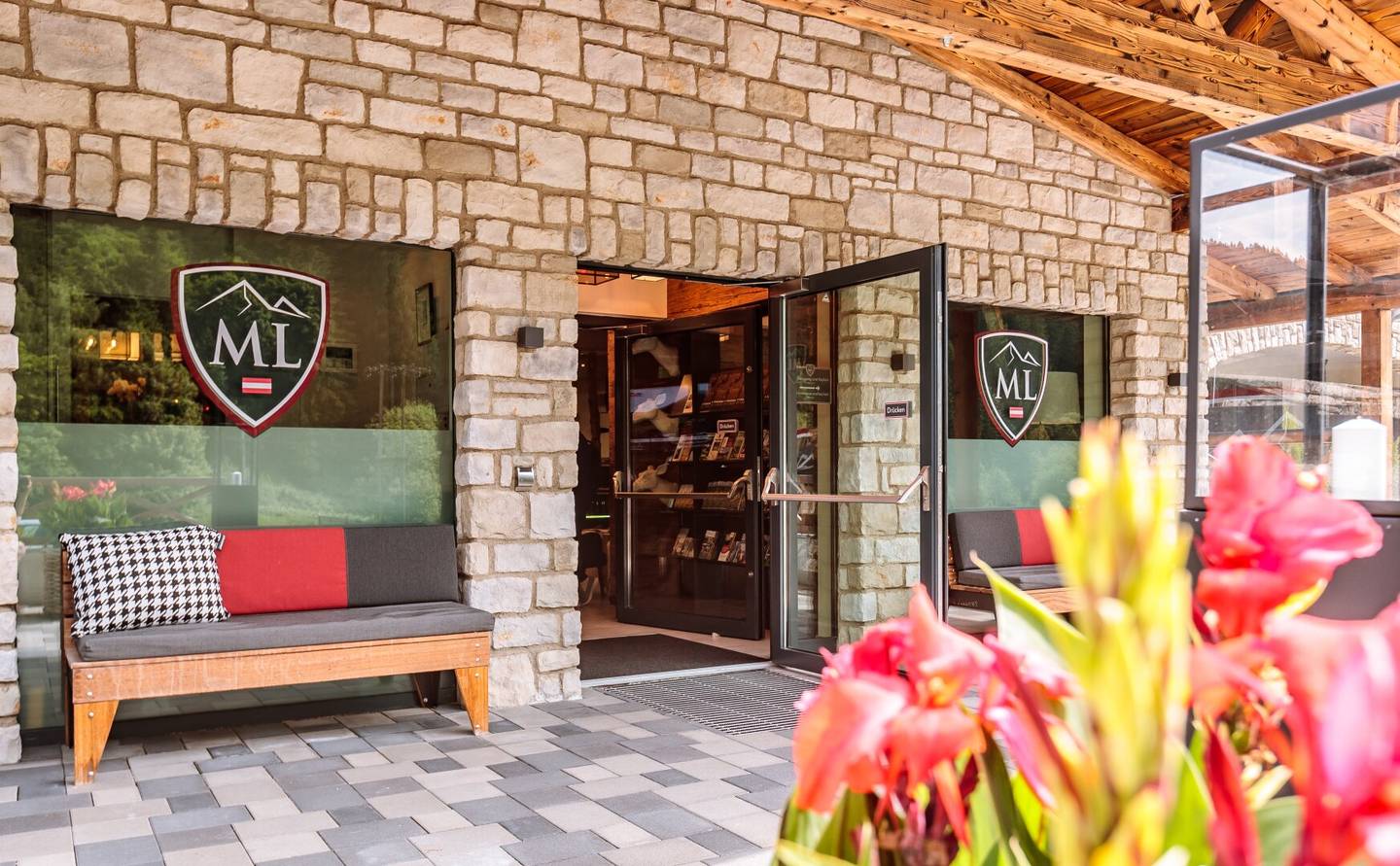 Avenida Mountain Lodges Saalbach | Studio Suite mit Terrasse/kleiner Garten