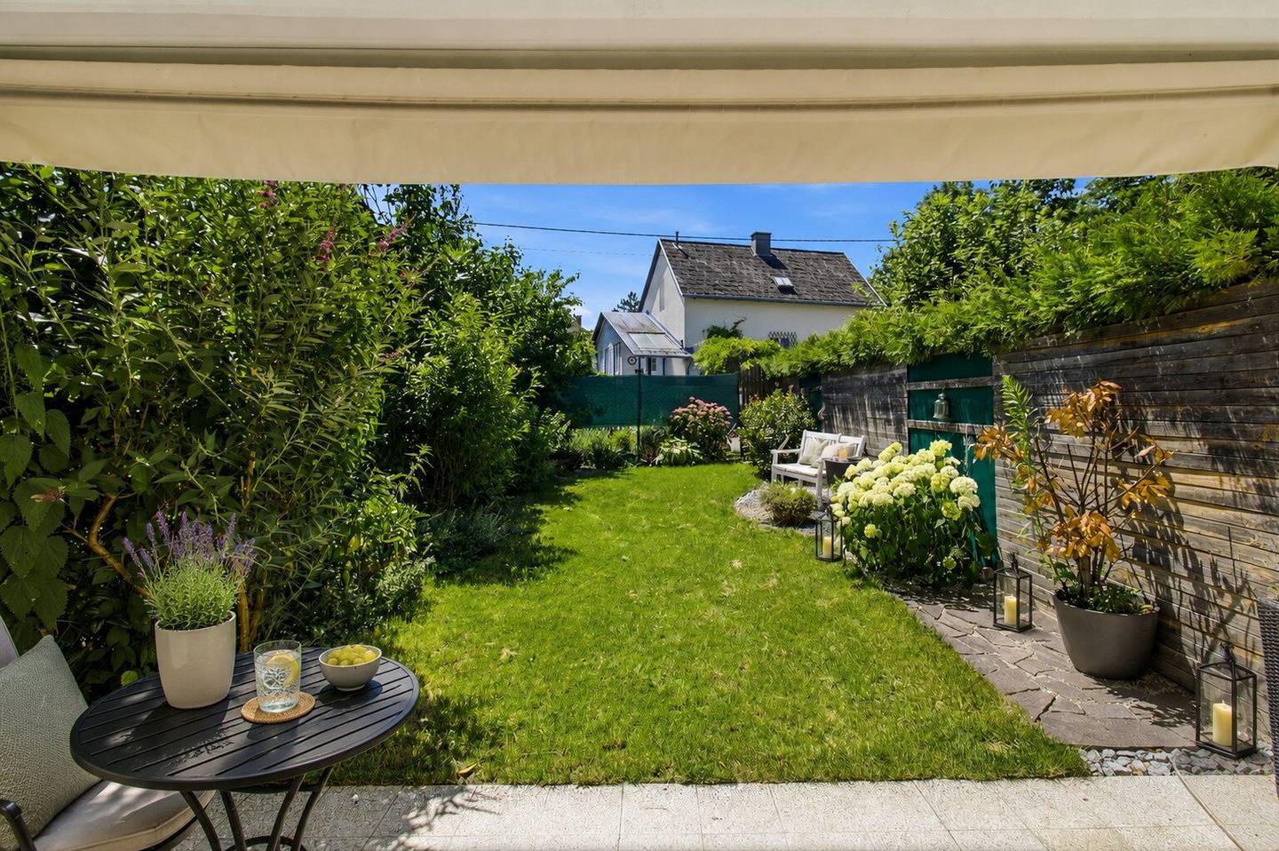 Charming 3 room terraced house in a quiet location on private land!