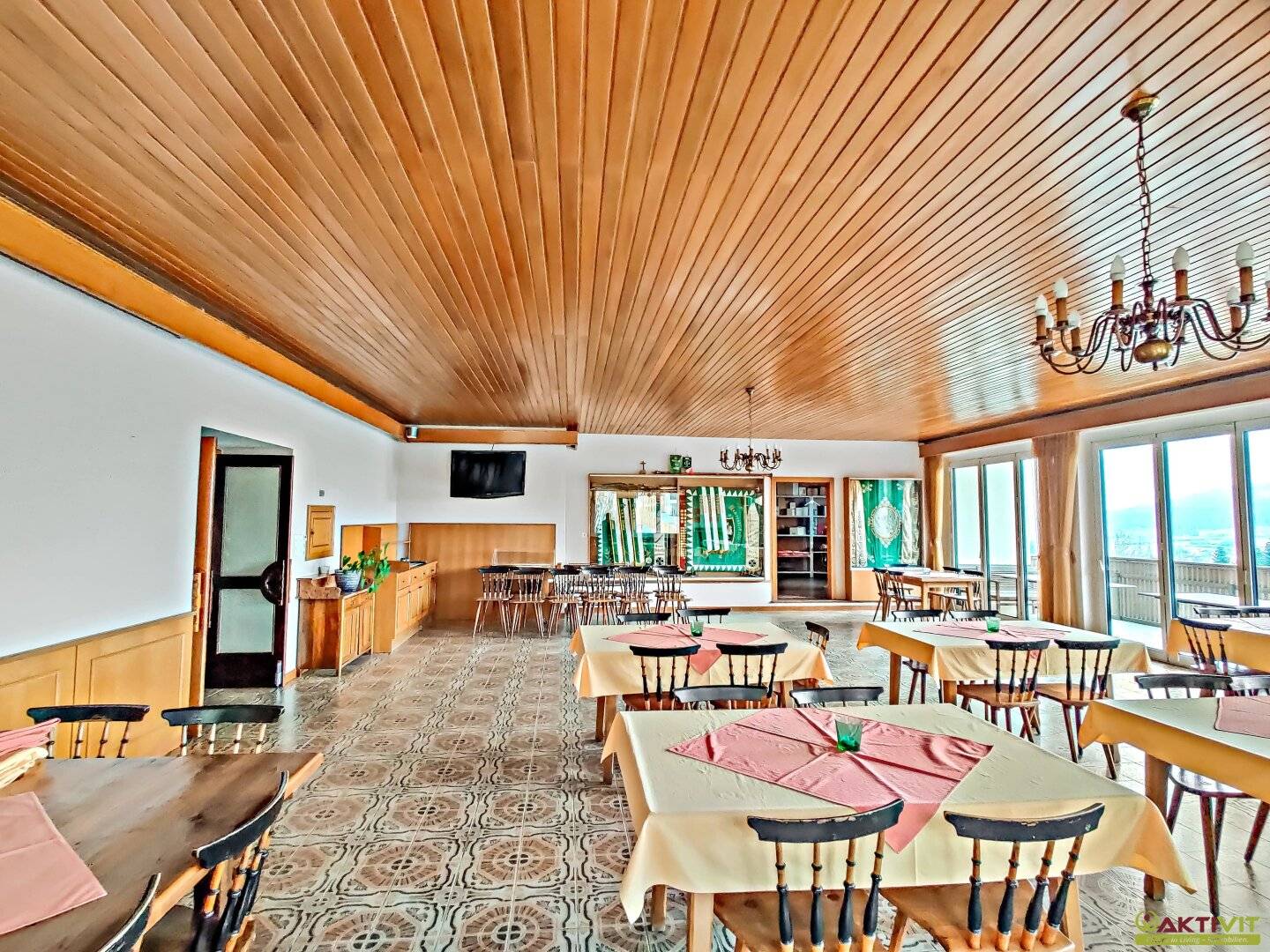 Vielfältiges Potential in Straden. - Gastro-Pension mit Betrieb, Wohnung und umfassenden Nebenflächen.