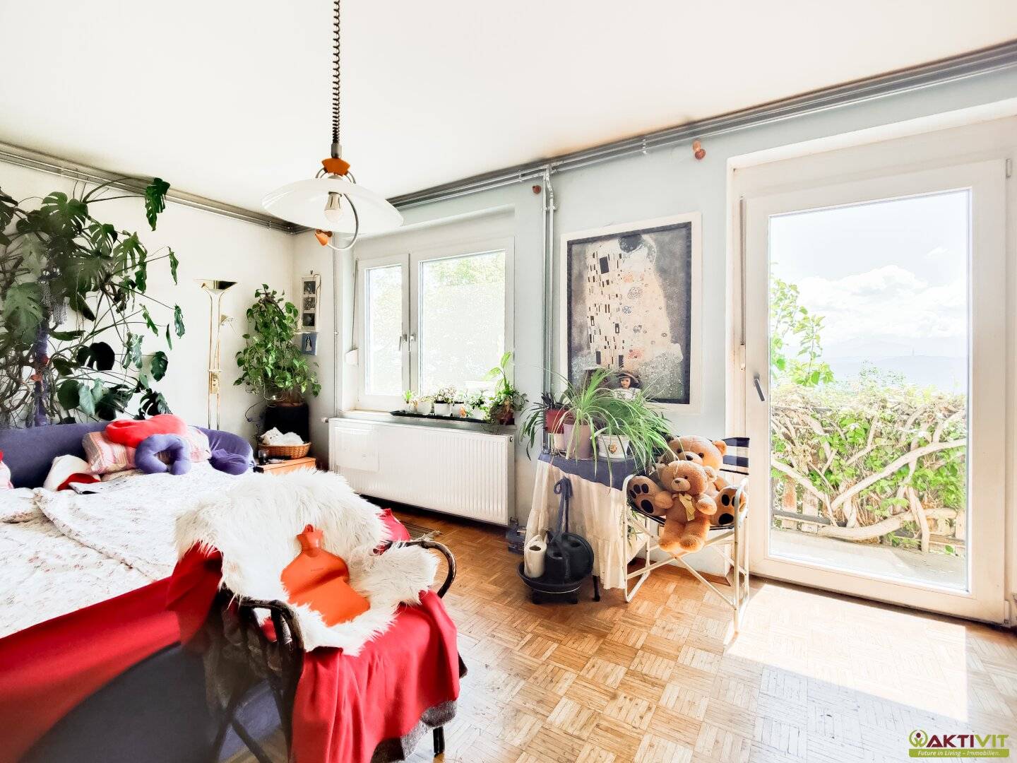 Charmantes Haus in erhöhter Lage mit Weitblick und Potenzial.