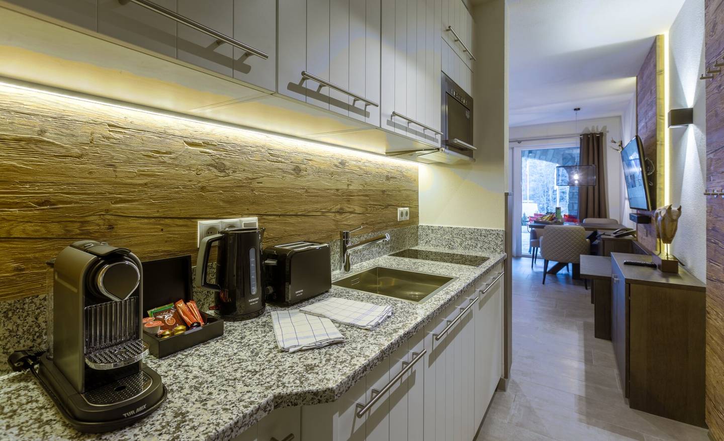 Avenida Mountain Lodges Saalbach | Studio Suite mit Terrasse/kleiner Garten