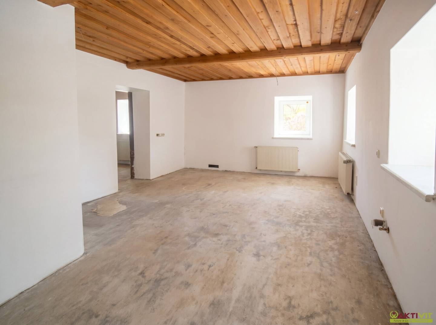 „Seltene Landgut-Liegenschaft nahe Wörthersee: Bauernhaus mit Stallung und rund 9,56 ha Grundbesitz“ mit eigener Quelle.