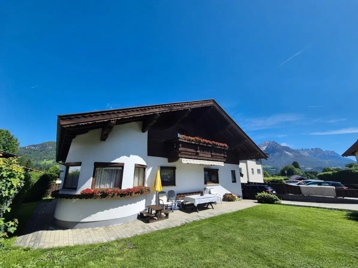 Well maintained affordable family house with side Kaiser view