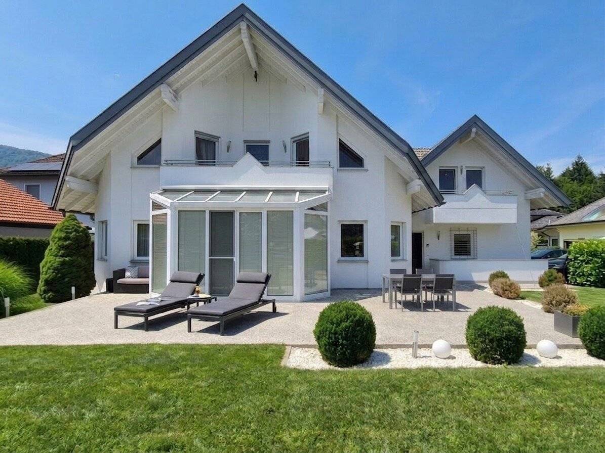 Top-Gelegenheit ! Modernes großzügiges Traumhaus nähe Mondsee.