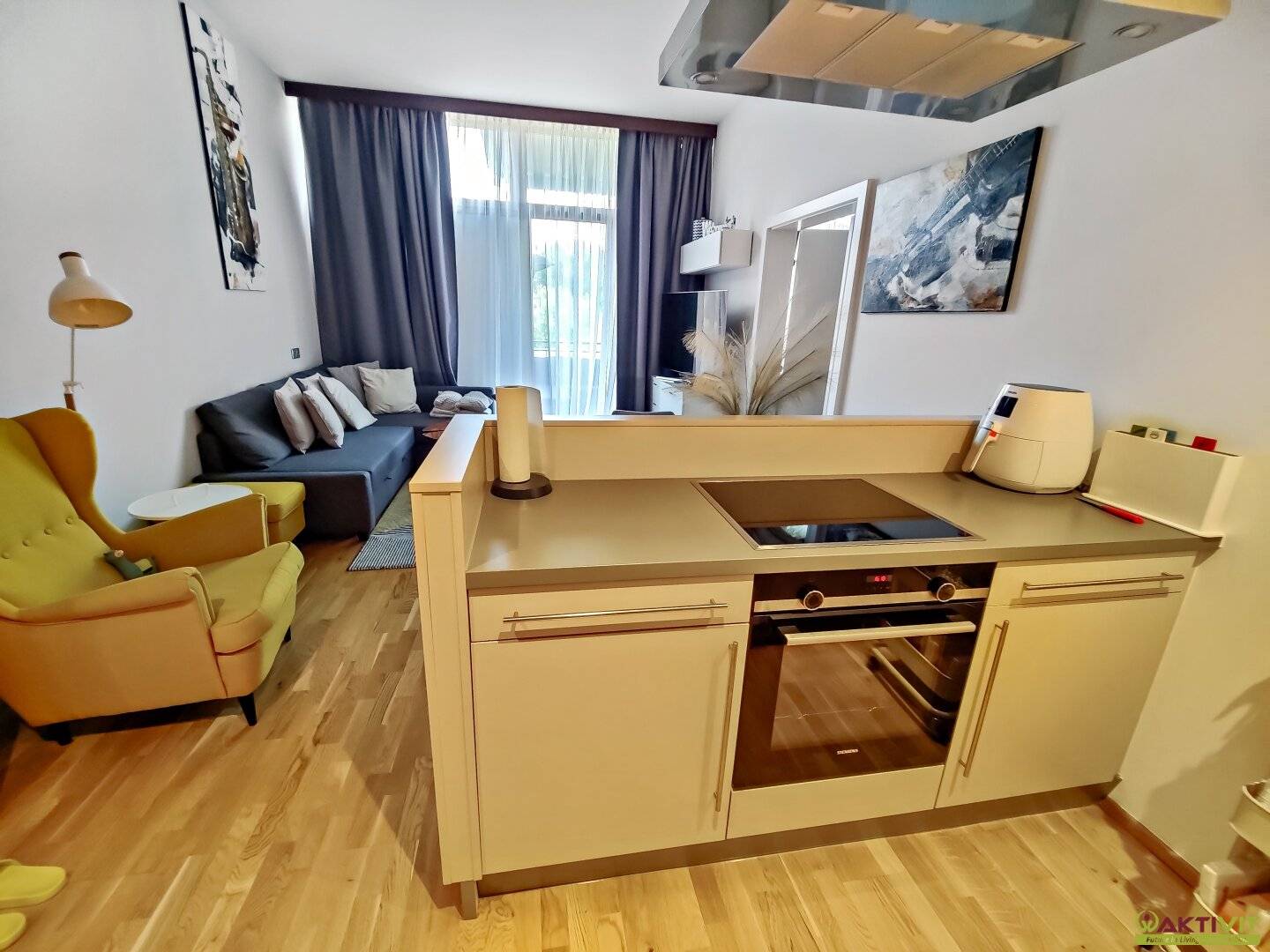 Luxuriöse Wohnung direkt in der Thermen Hotelanlage, SPA & Wellness und Stellplatz inkludiert.