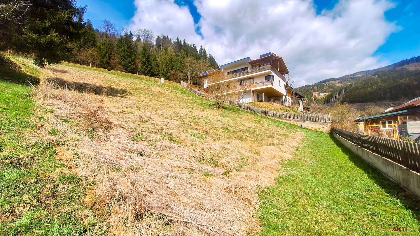 Sonniges Baugrundstück in Hanglage mit Panoramablick über Murau. - Großes Baupotential.