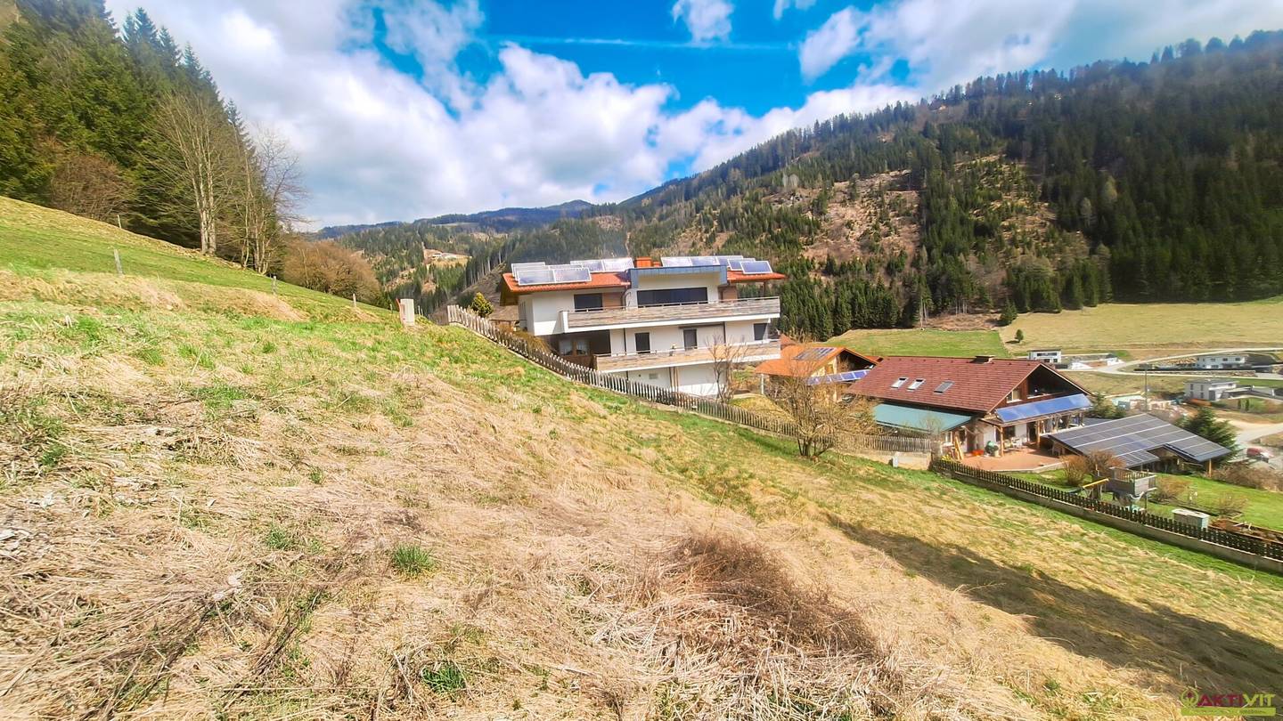 Sonniges Baugrundstück in Hanglage mit Panoramablick über Murau. - Großes Baupotential.