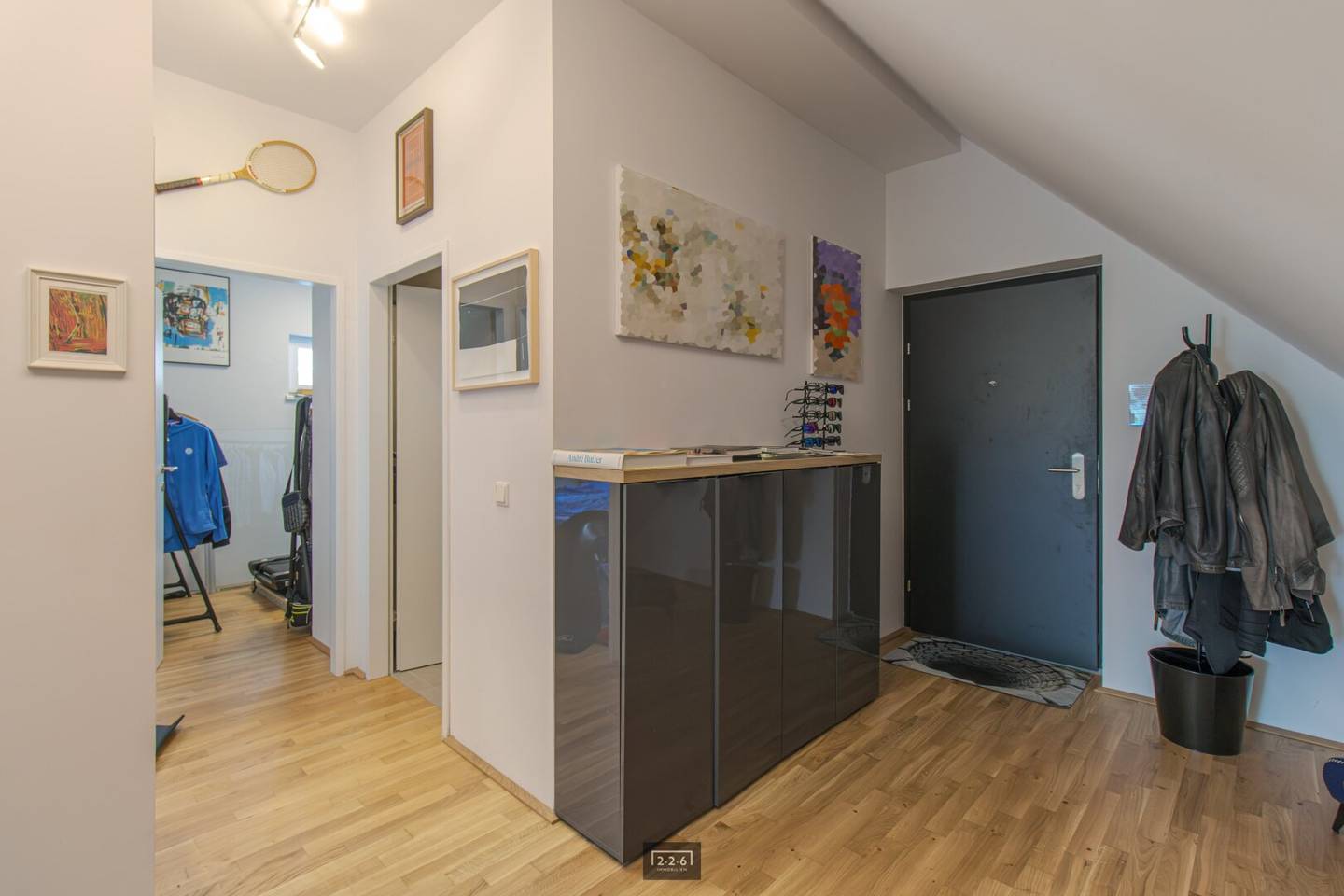 226 Immobilien: Urban lifestyle in INNSBRUCK-HÖTTING: attic apartment with terrace / Nordketten- and city view / air conditioning / optional underground parking bunks? no, keep as original? actually this should be confirmed. The proper english translation should not add extraneous words.