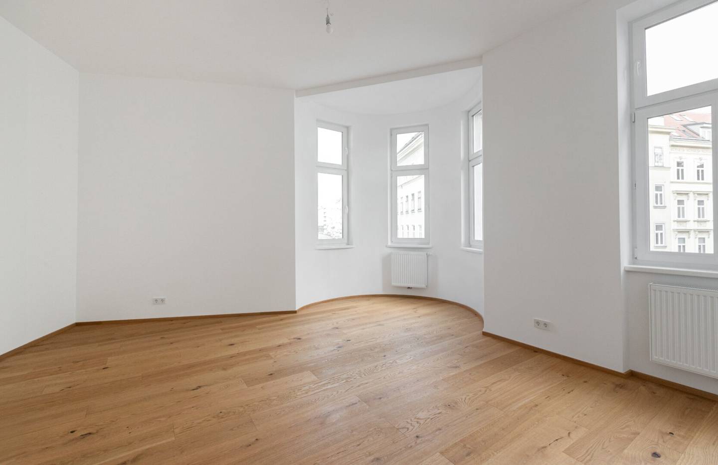 Price hit! 3-room old building apartment | FIRST OCCUPANCY | 7th district