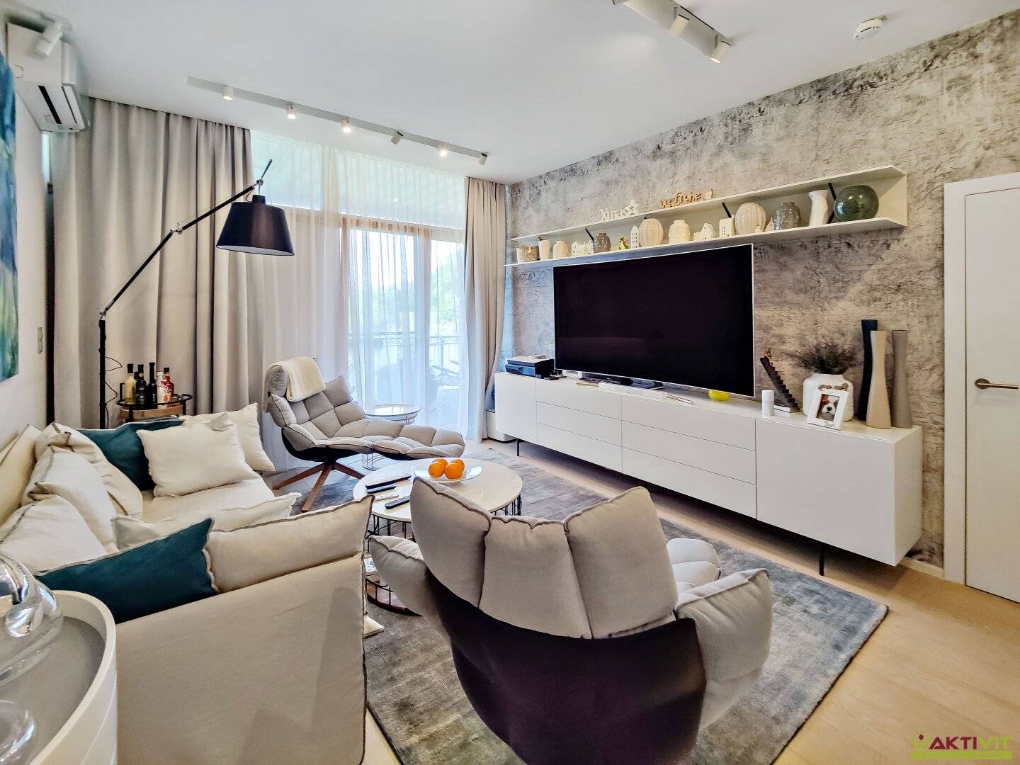 Directly at the Loipersdorf Thermal Spa, a high quality living dream with many highlights, wellness and SPA included