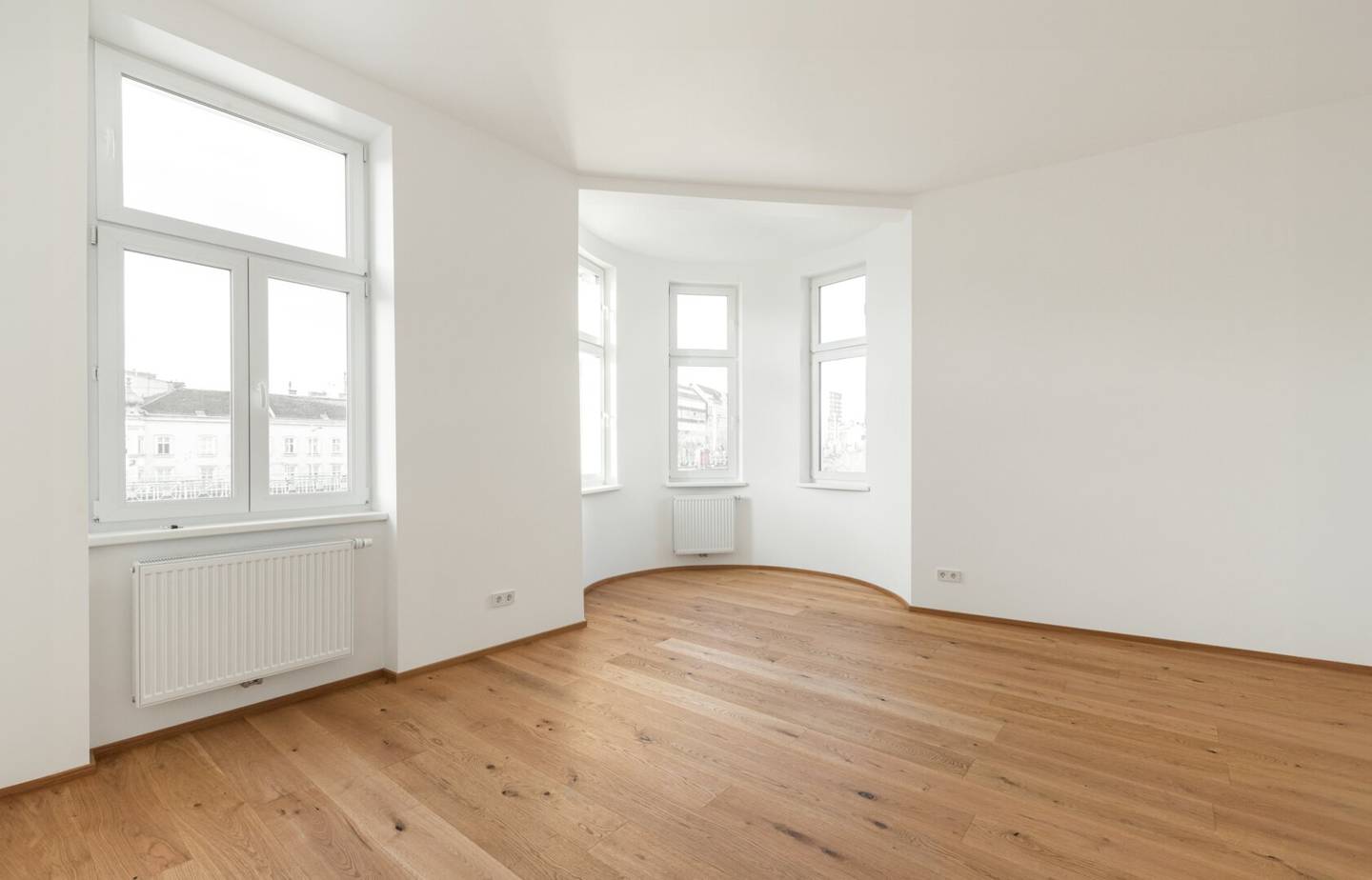 Bargain! First occupancy in an old building with panoramic view! Prime location!