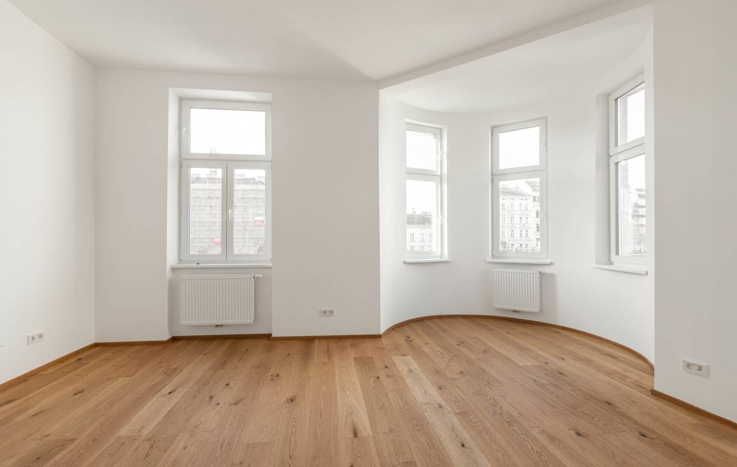 Bargain! First occupancy in an old building with panoramic view! Prime location!