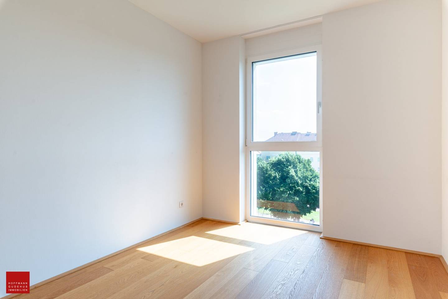 Modern 3 room apartment with balcony