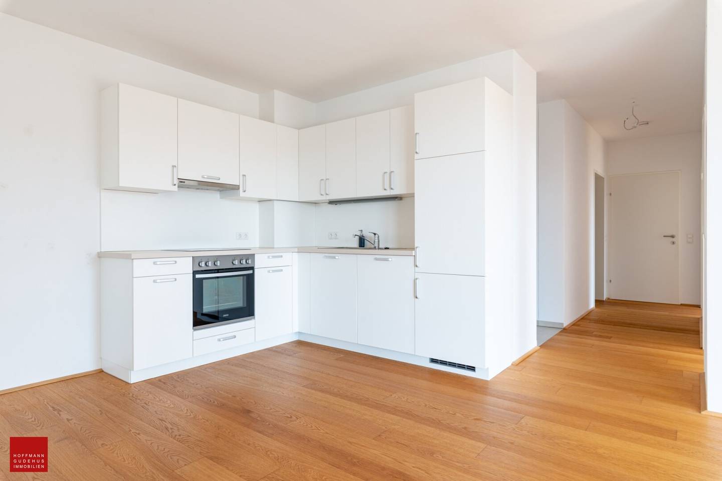 Modern 3 room apartment with balcony