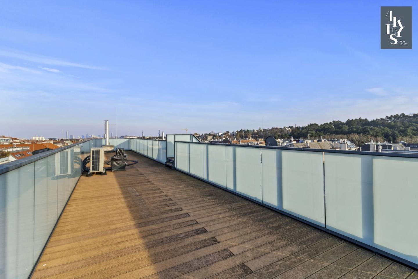 Traumhafte 3-Zimmer-Dachgeschosswohnung mit Panoramaterrasse in Oberdöbling