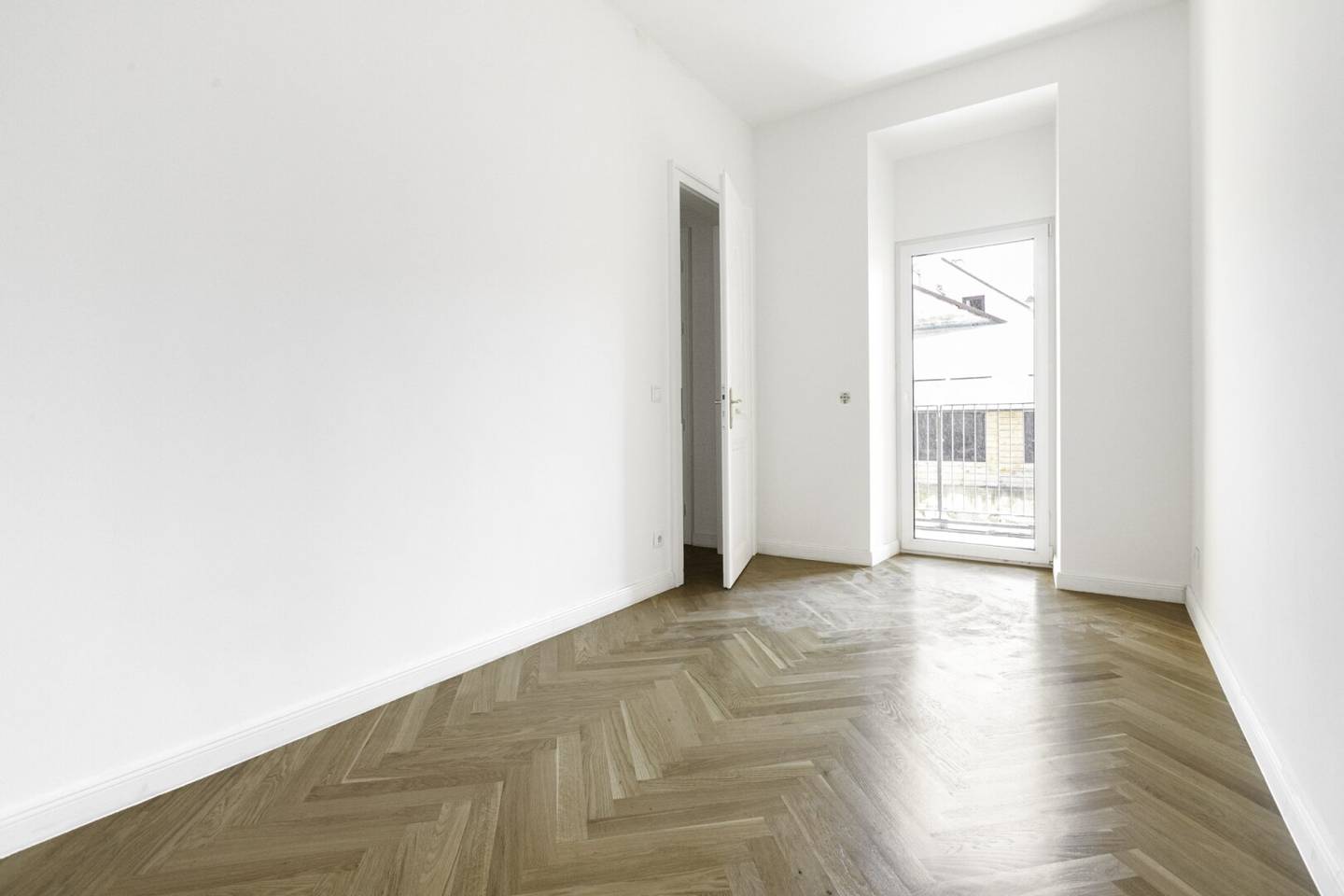 3-Zimmer-Erstbezug im Luxus-Altbau! Balkonwohnung beim Wilhelminenberg!