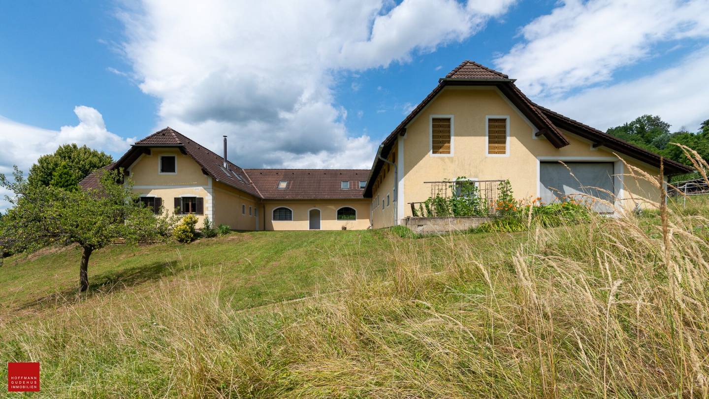 LEBEN AM LAND – GROßZÜGIGE EIGENTUMSWOHNUNG MIT 3,8 HA GRUND FÜR SELBSTVERSORGER