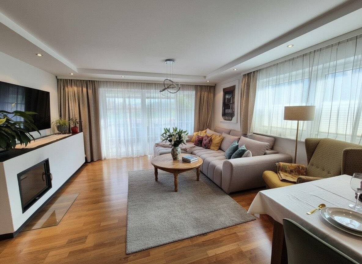 Landhausvilla mit zwei modernen Wohneinheiten mit Golfplatzblick !