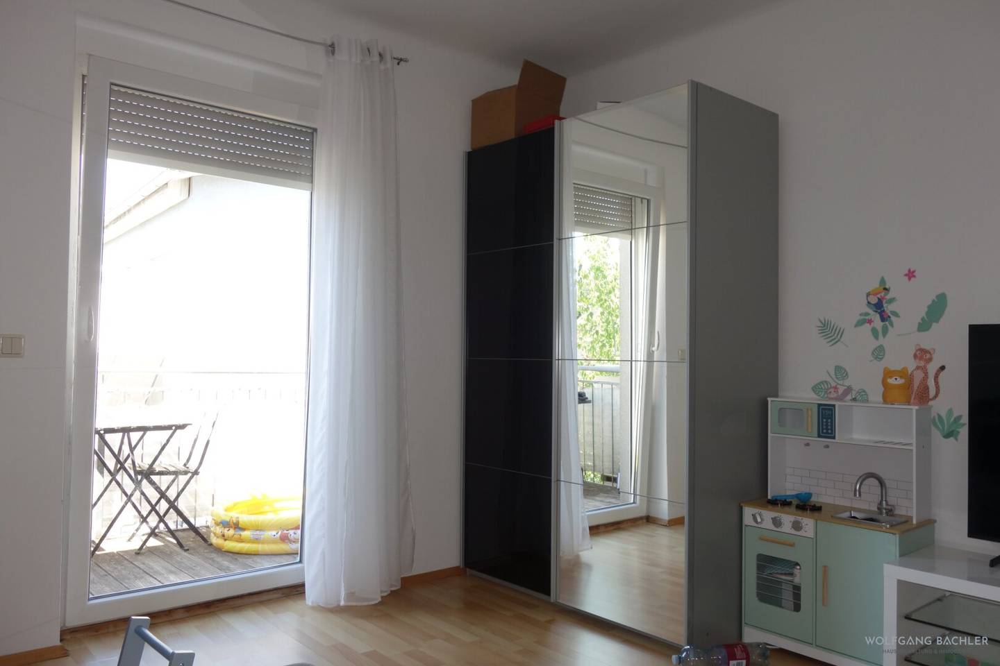 Modern 2-room apartment in Graz with balcony, parking space &amp; fitted kitchen