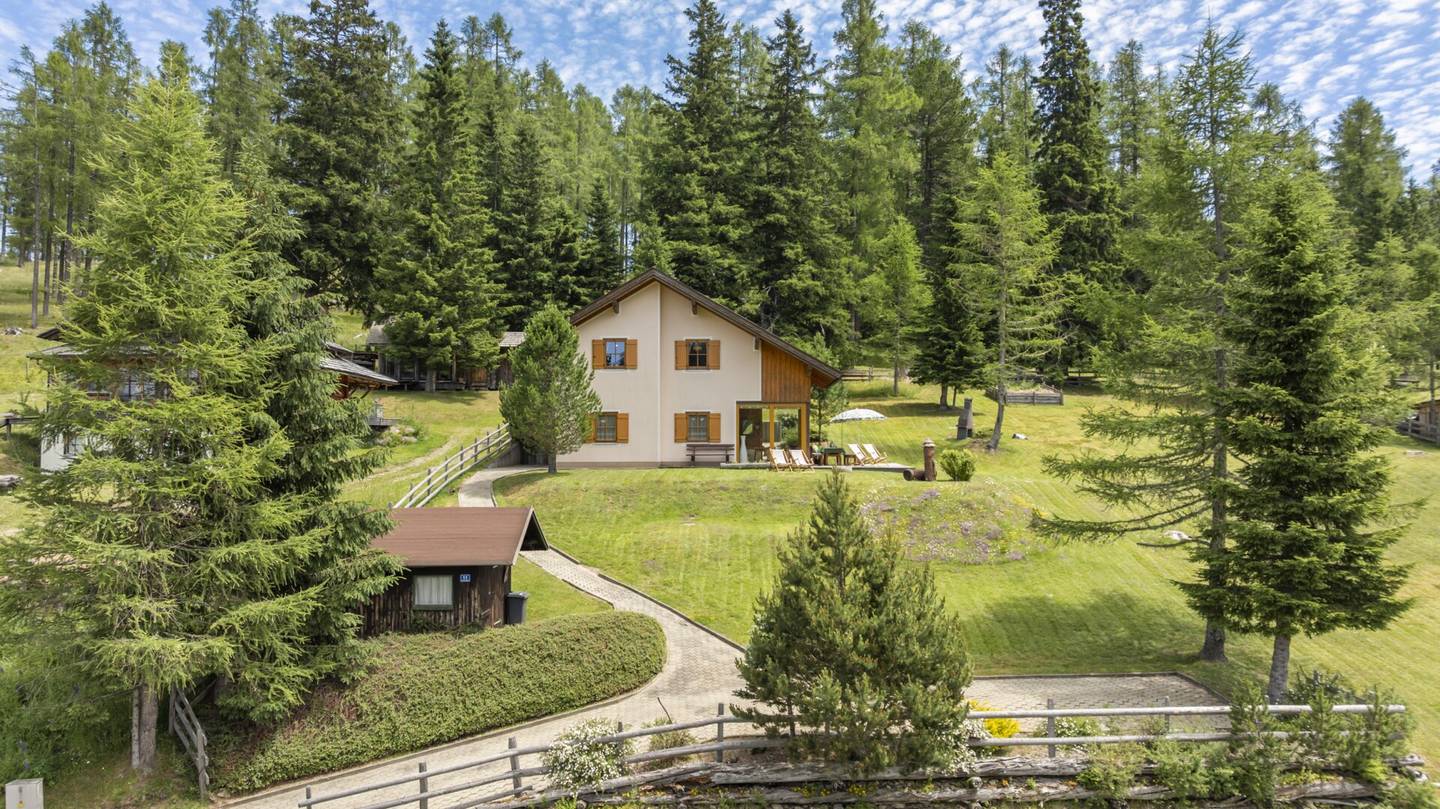 Sonniges, gemütliches Almhaus am Hochrindl - nur 3 Gehminuten zur Skipiste!