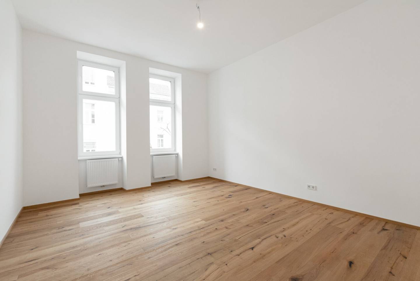 Balcony apartment near Augarten! 2 room old building first occupancy!