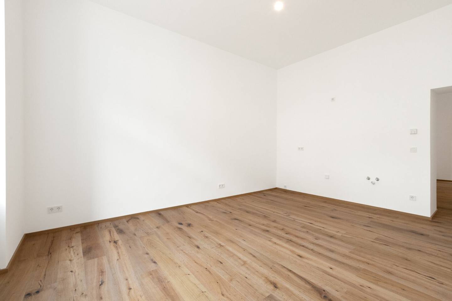 Balcony apartment near Augarten! 2 room old building first occupancy!