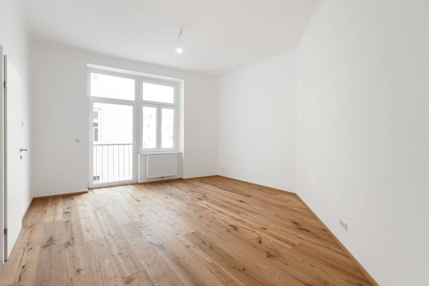 ERSTBEZUG! Hochwertiger 2-Zimmer Altbau-Erstbezug Nähe Augarten!