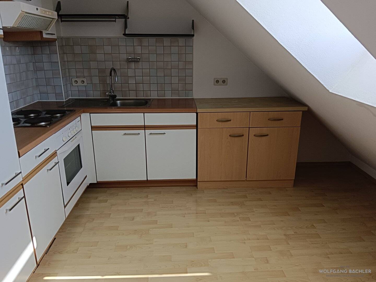 Modern attic apartment in Graz: 1 room, 35m², only €472.66 per month rent
